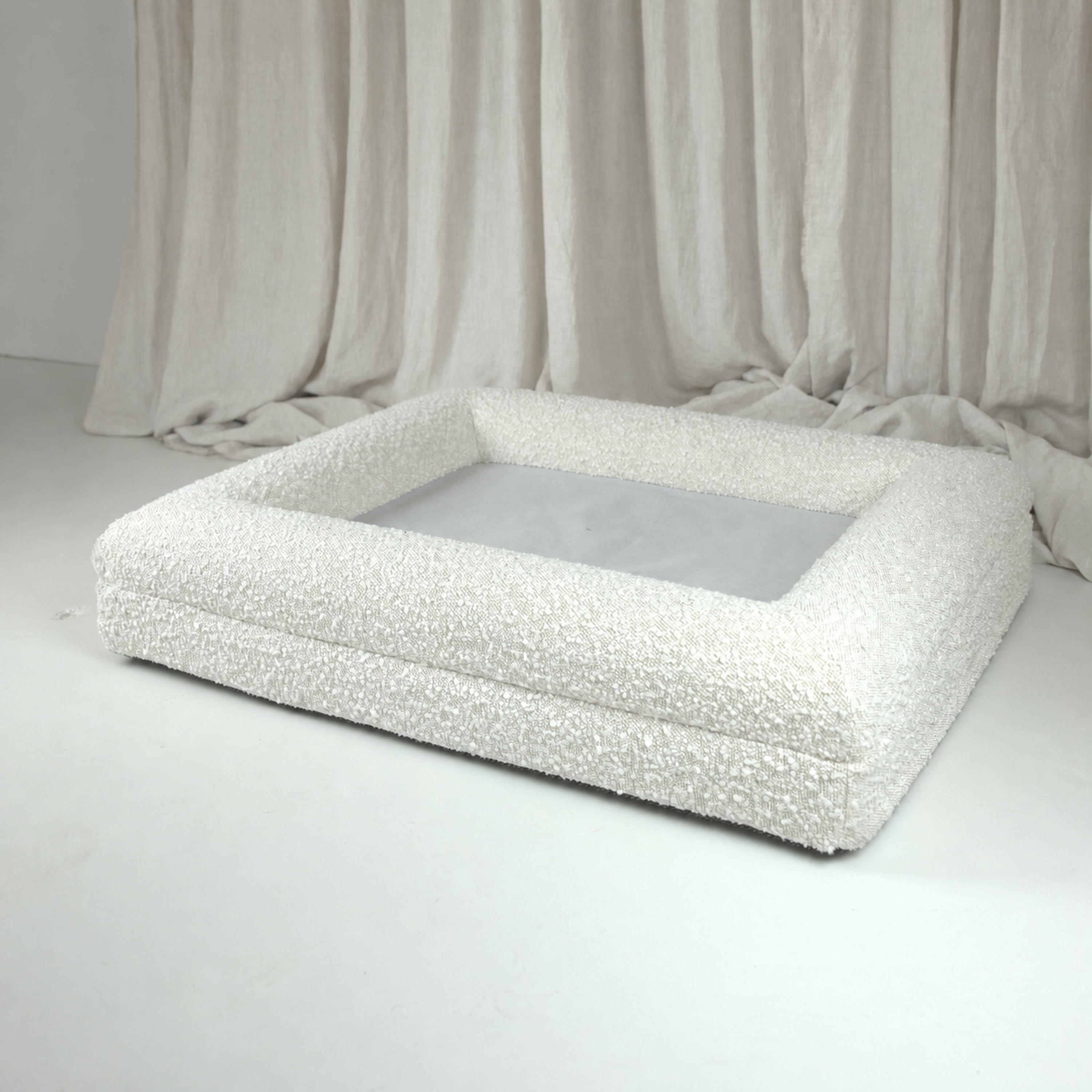 Full view of the Grounding Heart orthopaedic pet bed